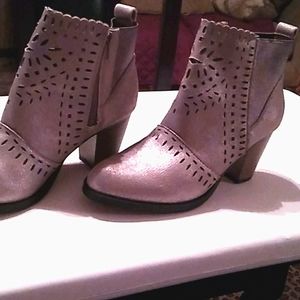 Rampage platinum metallic Heels